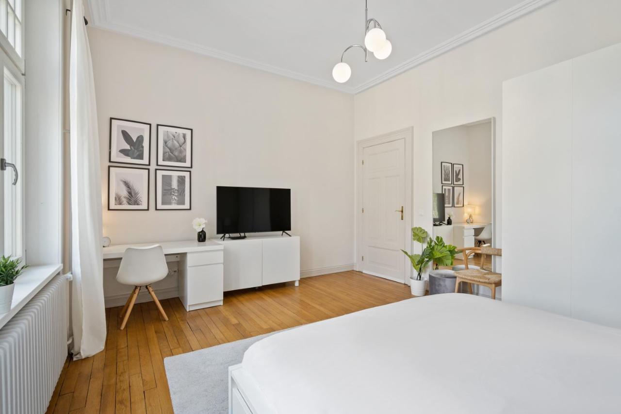 Room W Shared Bathroom&Kitchen In Luxury Villa Luxembourg Exterior photo