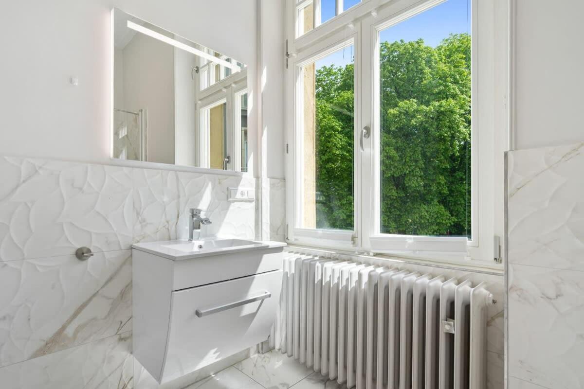 Room W Shared Bathroom&Kitchen In Luxury Villa Luxembourg Exterior photo